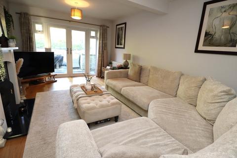 54 Lancaster Drive, Broadstone, BH18 9EL