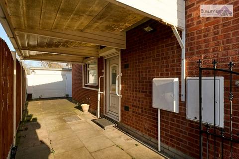 2 bedroom bungalow for sale, Hawthorne Avenue, Stoke-on-Trent ST4