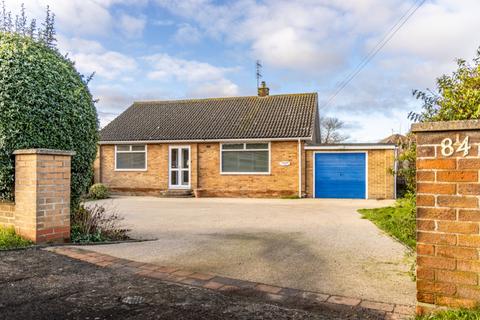 2 bedroom detached bungalow for sale, Hawthorn Bank, Spalding, Lincolnshire, PE11