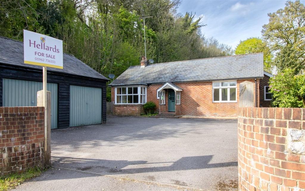 West Meon, Meon Valley 4 bed detached bungalow for sale £665,000