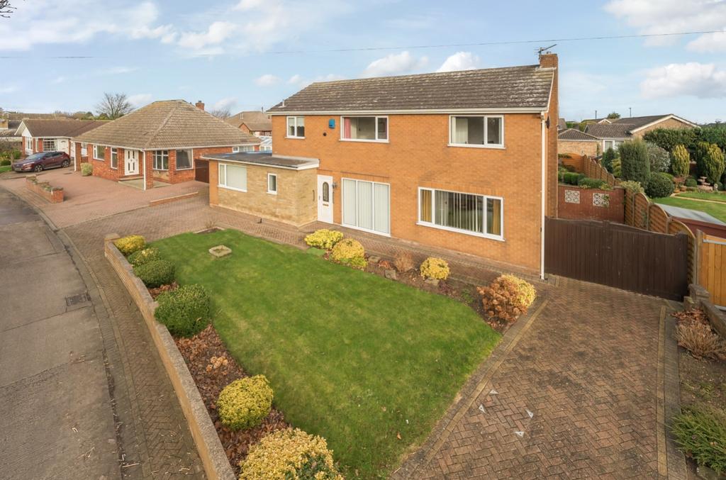 Denby Drive, Cleethorpes... 4 bed detached house £349,950