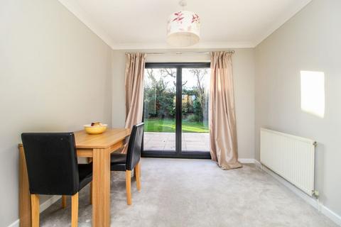 4 bedroom detached house to rent, Studley Road, Wootton, Bedford