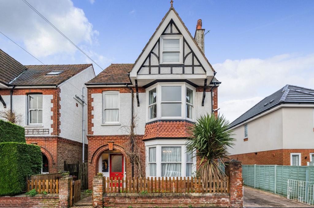 Elm Grove, Bognor Regis, PO21 5 bed detached house £450,000