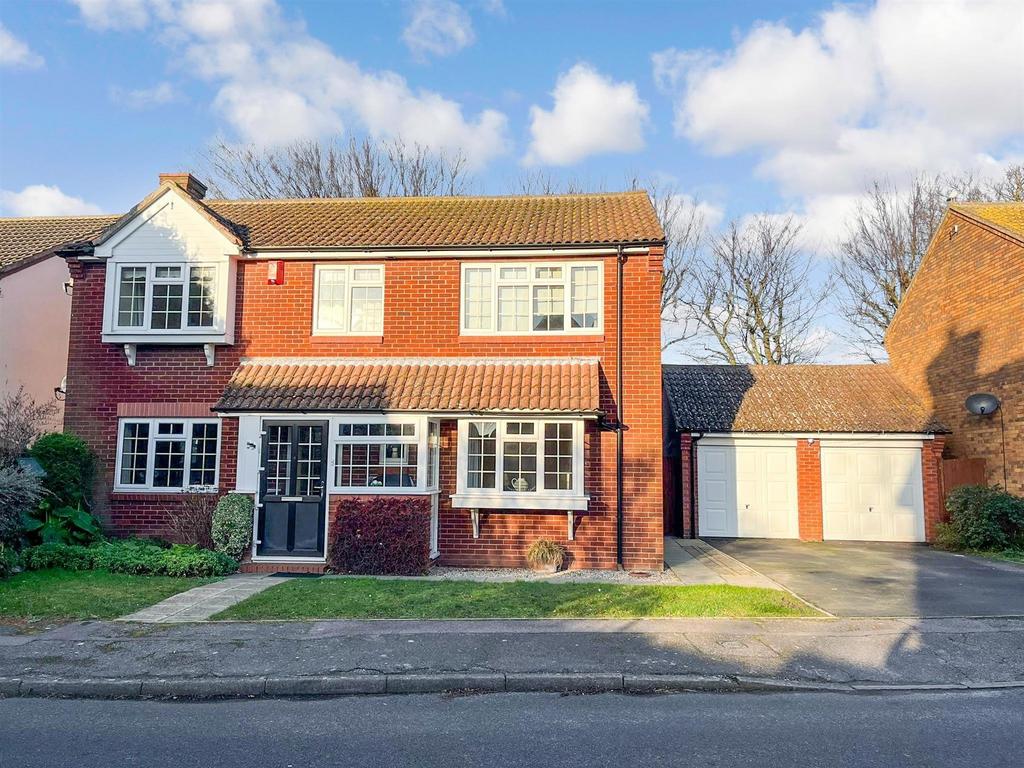 Hunting Gate, Birchington, Kent 3 bed detached house for sale £500,000