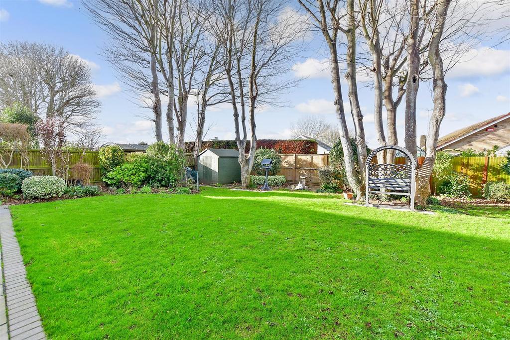 Hunting Gate, Birchington, Kent 3 bed detached house for sale £500,000