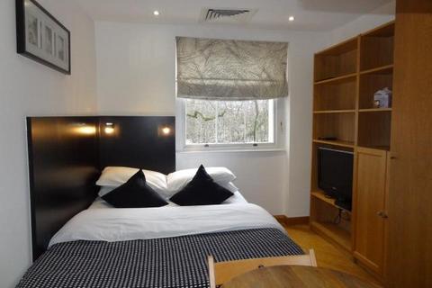 undefined, Cartwright Gardens, Bloomsbury, London, WC1H