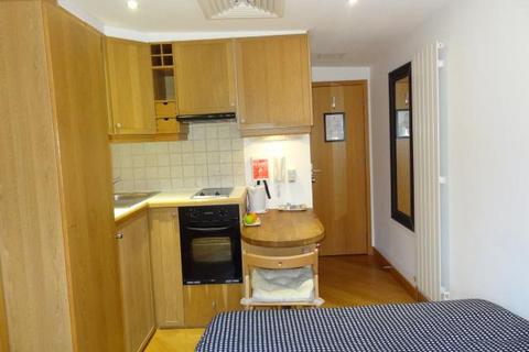 undefined, Cartwright Gardens, Bloomsbury, London, WC1H