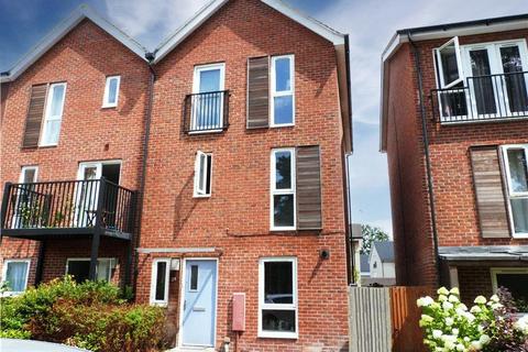 4 bedroom end of terrace house to rent, Halifax Road, The Parks, Bracknell, Berkshire, RG12