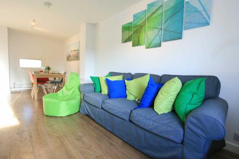 undefined, Saxton Close, Beeston, Nottingham, Notts, NG9