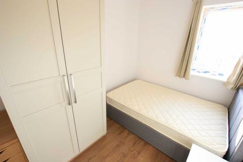undefined, Saxton Close, Beeston, Nottingham, Notts, NG9