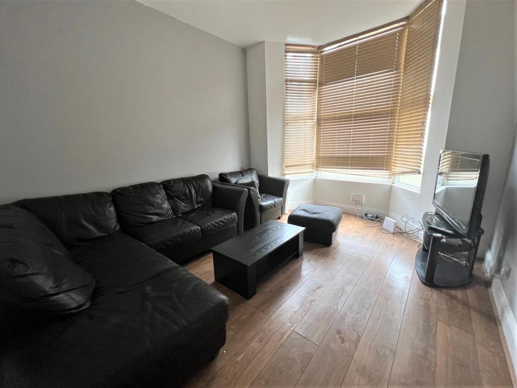 Grafton Street, HU5, Hull, HU5 5 bed terraced house for sale £155,000