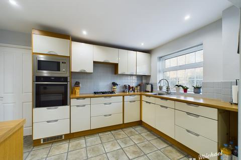 203 Cotefield Drive, Leighton Buzzard, LU7 3DT