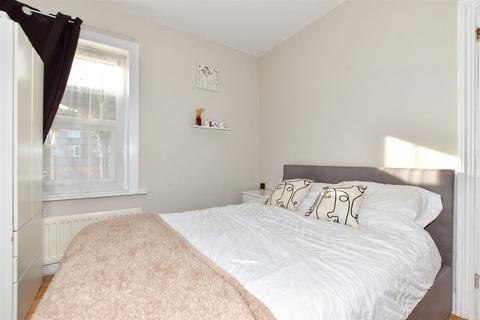 35 Millais Road, Dover, CT16 2LW