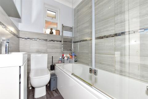 35 Millais Road, Dover, CT16 2LW