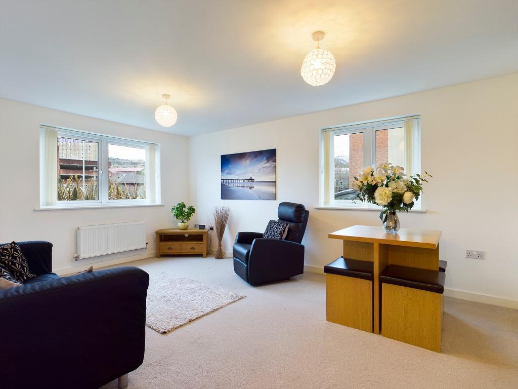 New Cut Road, Swansea, SA1 2 bed flat to rent £850 pcm (£196 pw)