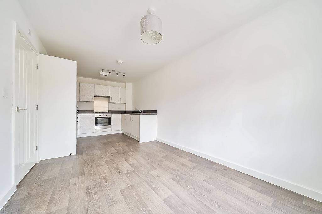 Kitchen/Dining Room (2)