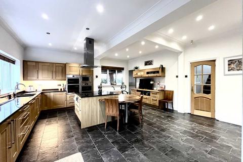 4 bedroom detached house for sale, Eaton Road, Dentons Green
