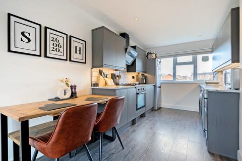 182a Worplesdon Road, Guildford, GU2 9UY