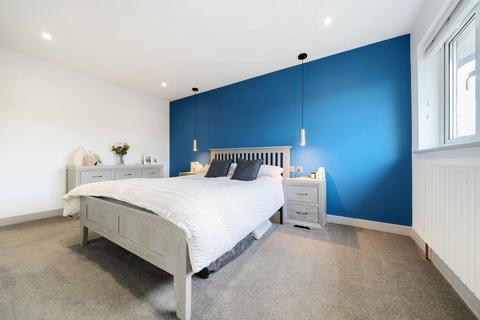 182a Worplesdon Road, Guildford, GU2 9UY