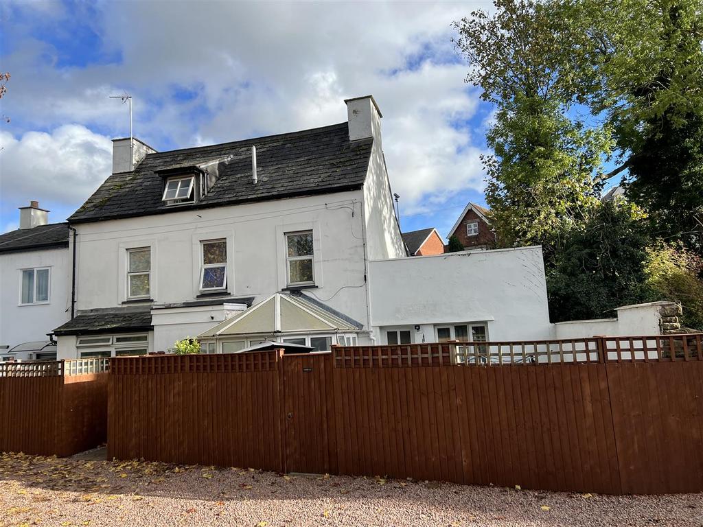 Station Street, RossOnWye HR9 5 bed detached house for sale £390,000