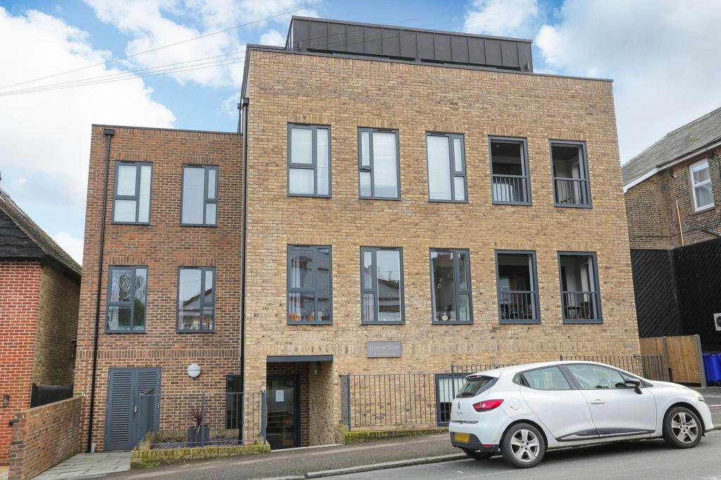 Carlton Avenue, Broadstairs, CT10 2 bed apartment for sale £295,000