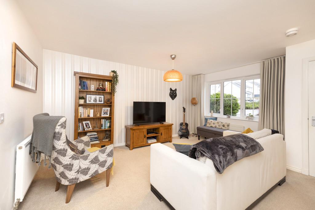71 Easter Langside Drive, Dalkeith, EH22 2FR 3 bed semidetached house