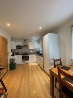 2 bedroom flat to rent, York Avenue, Hanwell