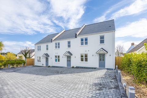 3 bedroom end of terrace house for sale, La Couture, St. Peter Port, Guernsey