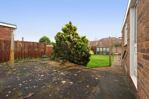 3 bedroom bungalow for sale - Weymouth Close, Cheriton, CT19