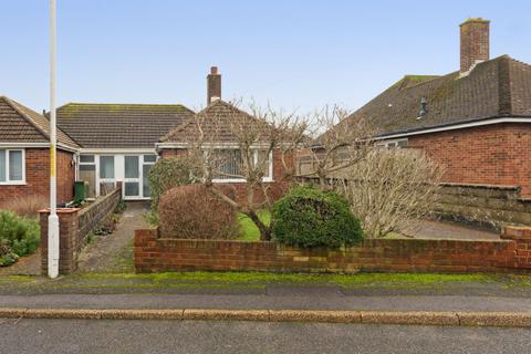 3 bedroom bungalow for sale - Weymouth Close, Cheriton, CT19