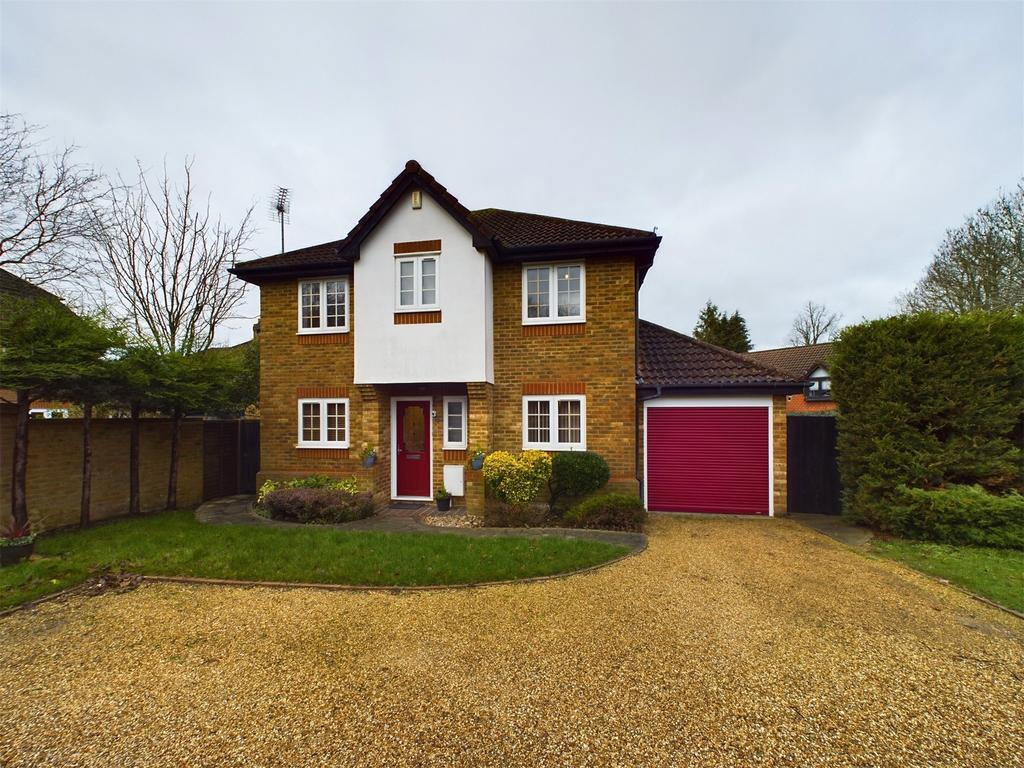 Somerset Grove, Warfield, Berkshire, RG42 4 bed detached house for sale