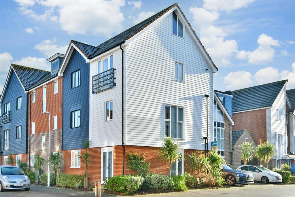 Edward Vinson Drive, Faversham, Kent 2 bed apartment for sale £200,000