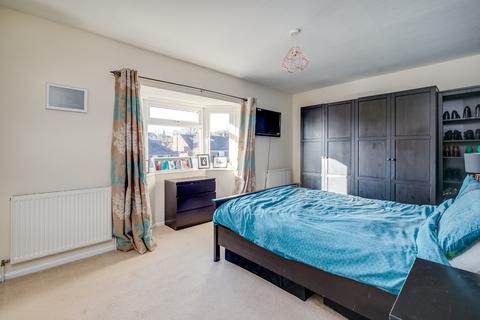 13 New Close, Knebworth, SG3 6NU