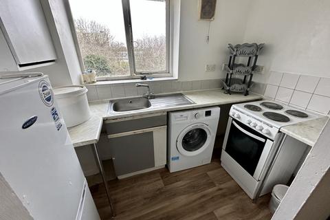 1 bedroom flat to rent, Dehavilland Close,  Northolt, UB5