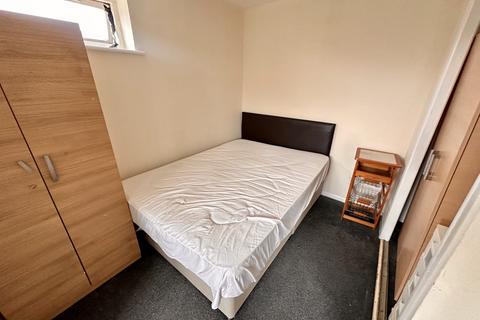 1 bedroom flat to rent, Dehavilland Close,  Northolt, UB5