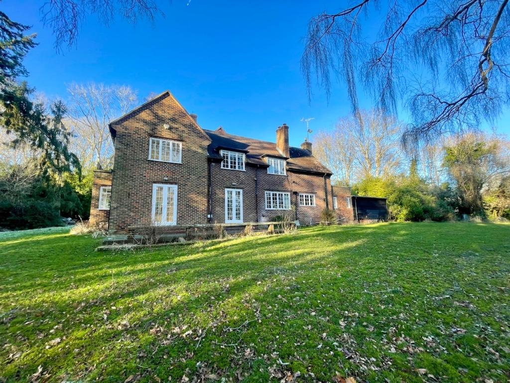 Sparta, Bere Court Road, Pangbourne, RG8 8HS 4 bed detached house to