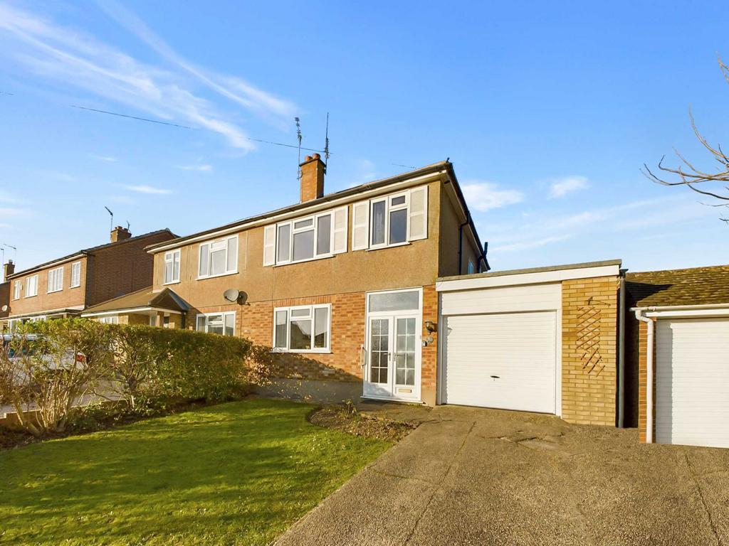 Seymour Park Road, Marlow SL7 3 bed semidetached house for sale £700,000