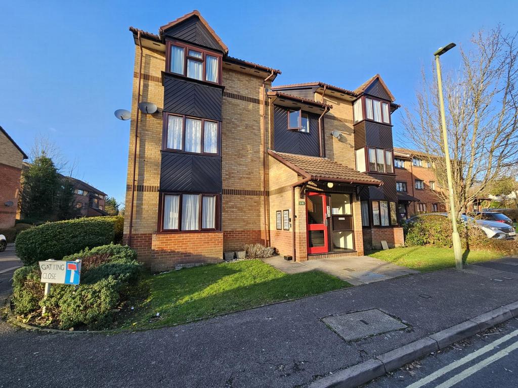 Pavilion Way, Edgware, HA8 Studio for sale £200,000