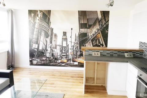 3 bedroom flat to rent, Whitgift House, 61 Westbridge Road, London, SW11 3TH
