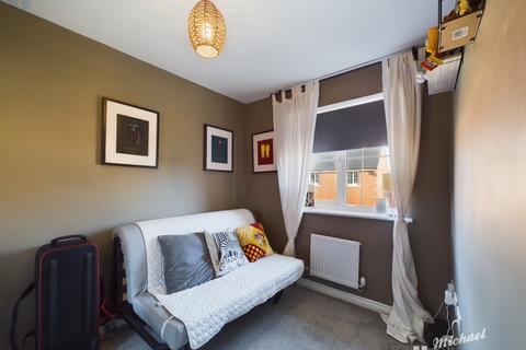 16 Apollo Close, Aylesbury, HP18 1AP
