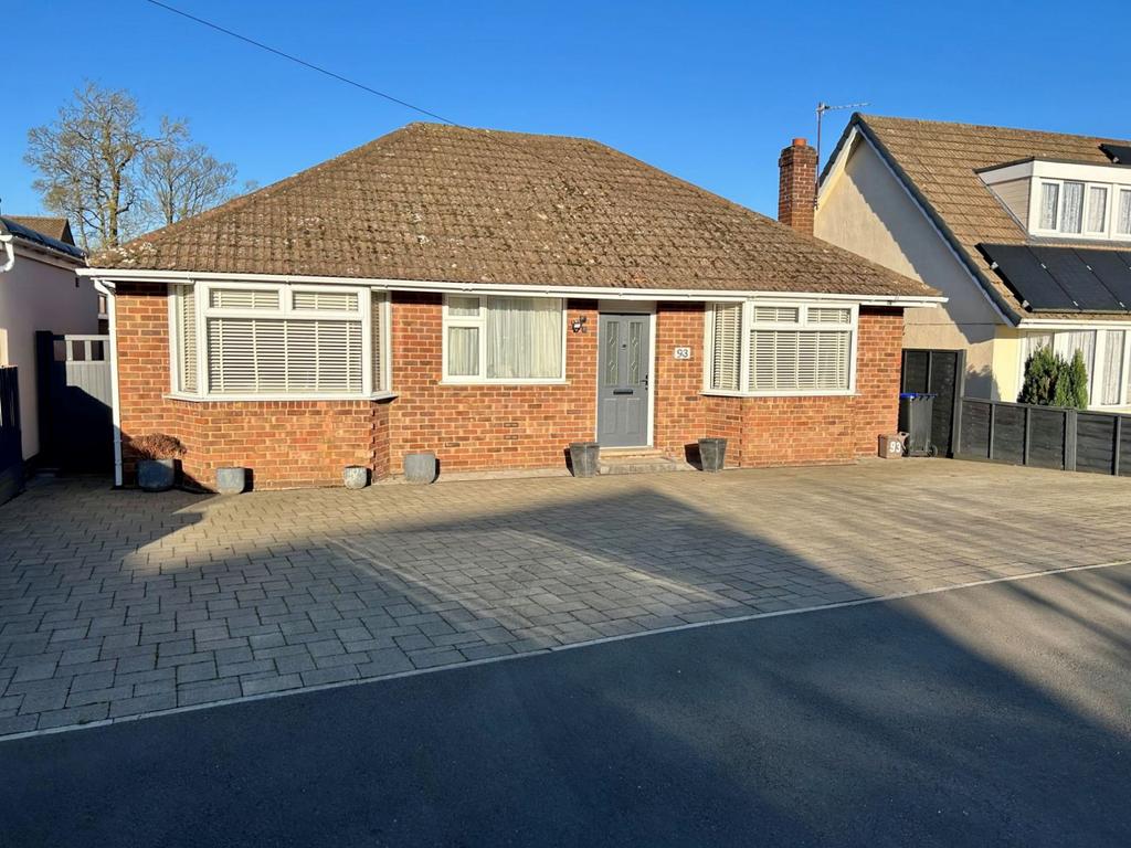 Woodland Avenue, Overstone, Northampton NN6 0AH 3 bed detached bungalow