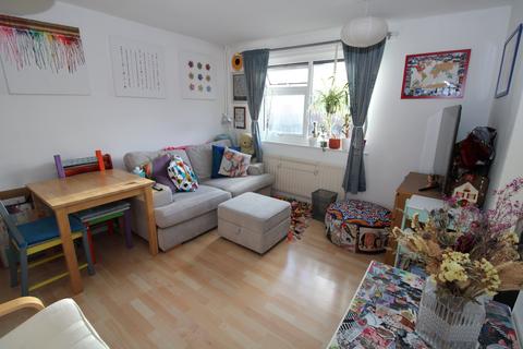 16 Round Mead, Stevenage, SG2 9PH