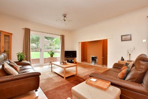 1 Lowburys, Dorking, RH4 3RJ