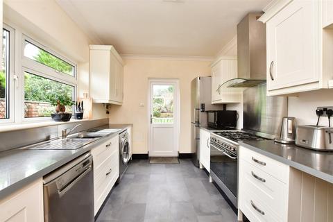 1 Lowburys, Dorking, RH4 3RJ
