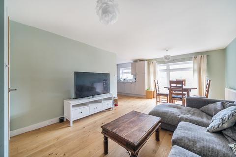 7, Southbury Lawn Road, Guildford, GU2 4DD