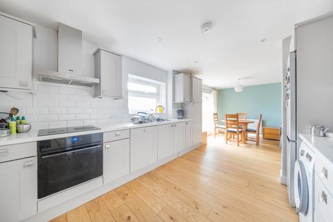 7, Southbury Lawn Road, Guildford, GU2 4DD