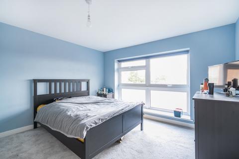 7, Southbury Lawn Road, Guildford, GU2 4DD