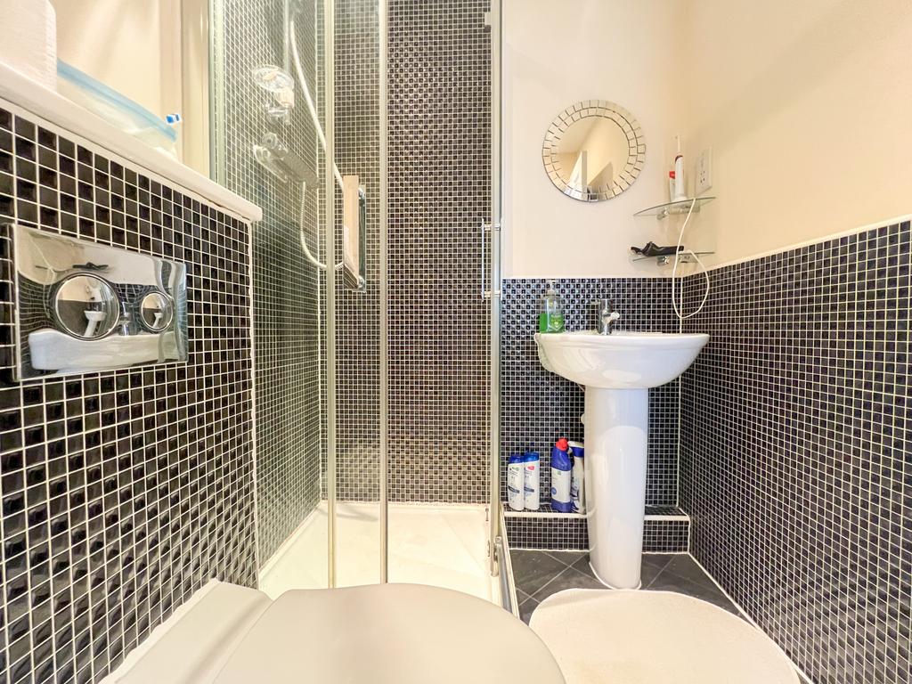 Ensuite To Bedroom 1
