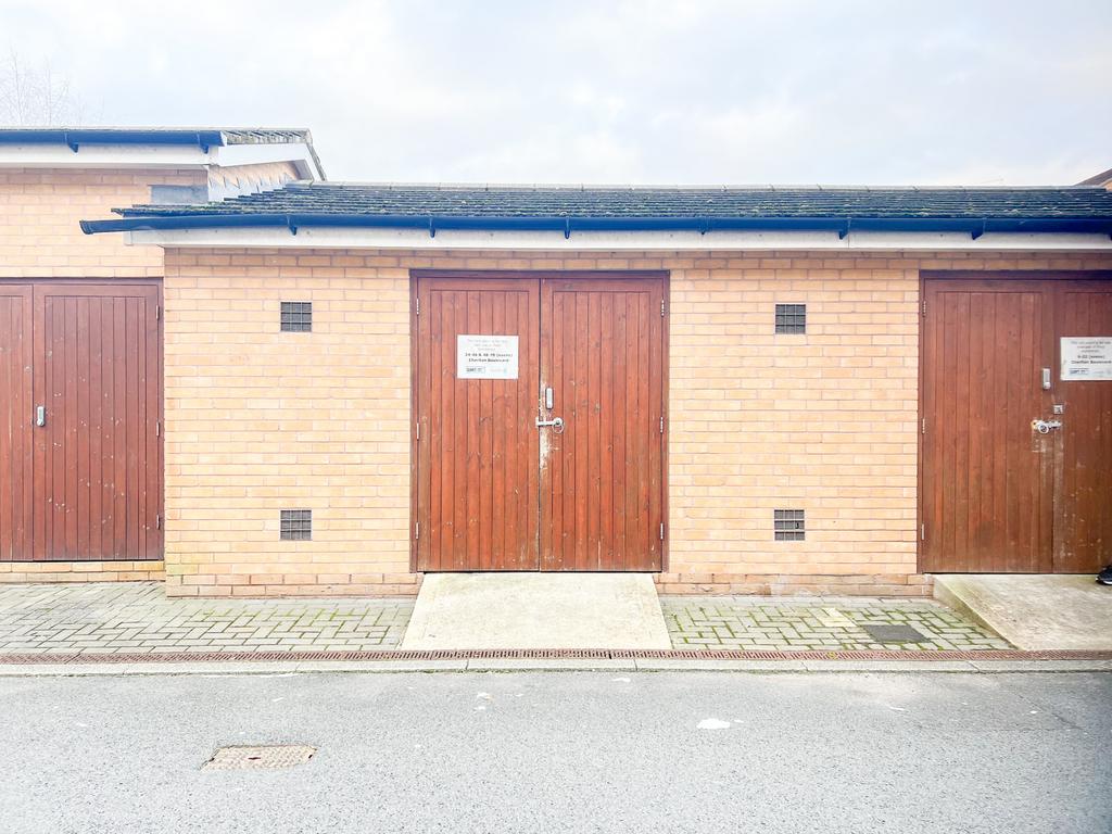 Bin Store