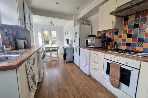 3 bedroom end of terrace house to rent, Old Bishopstoke